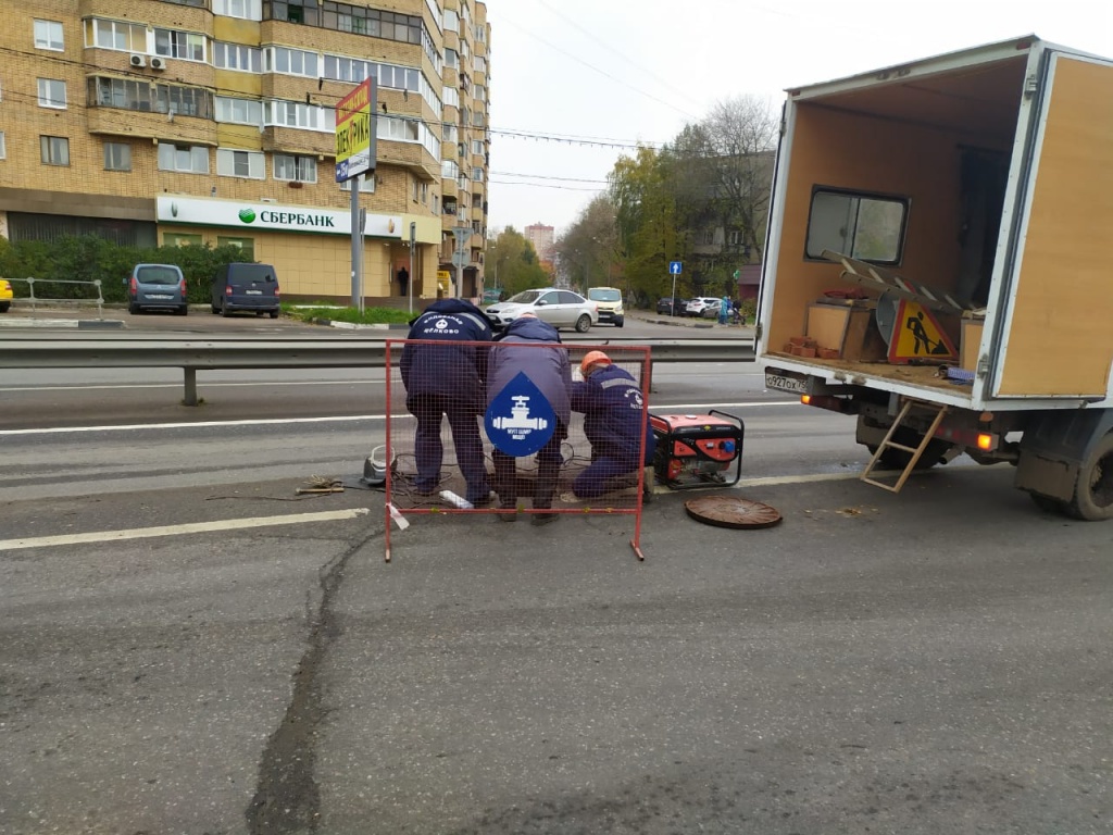 Произведен ремонт канализационного колодца на Пролетарском проспекте в Щелково