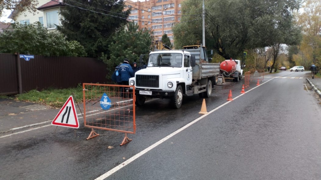 Устранена аварийная ситуация на сетях водоснабжения по адресу: г. Щелково, ул. Чапаева, д.5