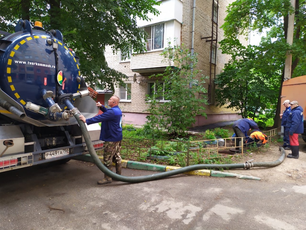Промывка канализационной сети по улице 8 Марта в Щелково